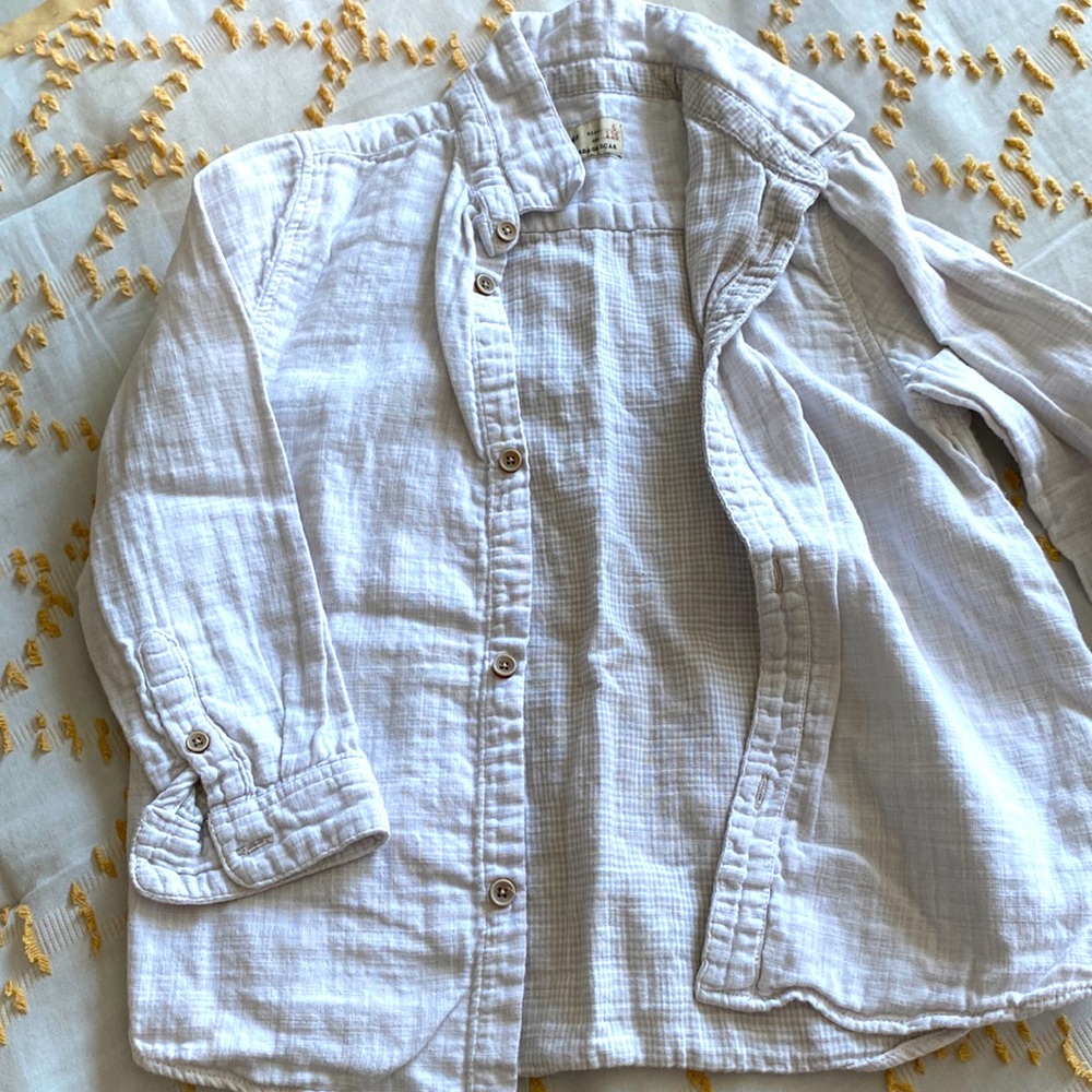 Lightweight long sleeve button down